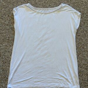 Tahari White Short Sleeve T-Shirt - Size Small